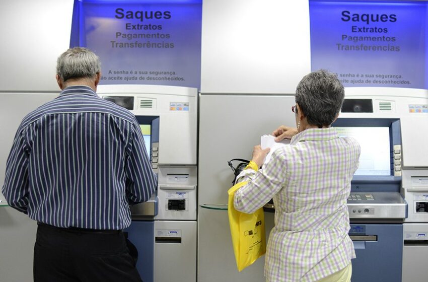  Nova lei amplia limite de consignado para aposentados durante pandemia